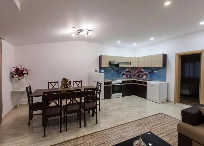 Apartmán With A Parking Space Kastel Stafilic, - 20153 *