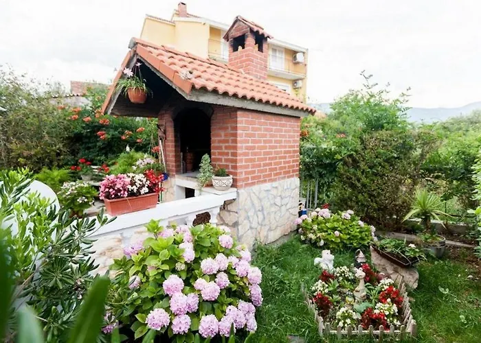 Apartmán With A Parking Space Kastel Stafilic, - 20153 Kaštela